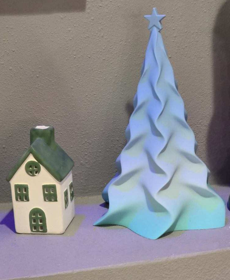 Wavy Holiday Tree